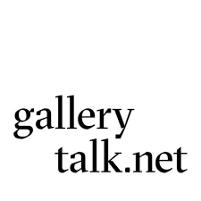 Blickfnger*innen der Art Basel 2024 Messestand out of the box